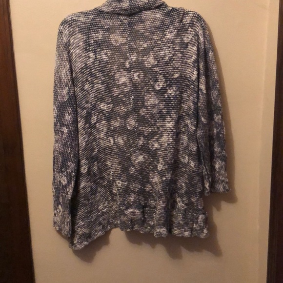 Women’s Knit Sweater - Picture 3 of 3